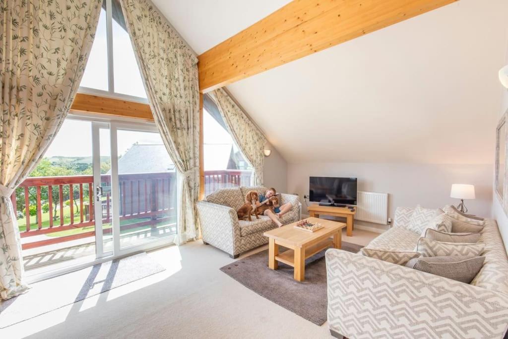 Retallack Resort 4 Bedroom Lodge - Hot Tub For Hire On Request -Pool & Spa Padstow Eksteriør billede